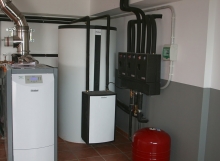 Sistema de calefacción y ACS con instalación de caldera de pellet y suelo radiante