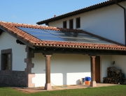 Instalación de calefacción y ACS con paneles solares térmicos y fogón con paila